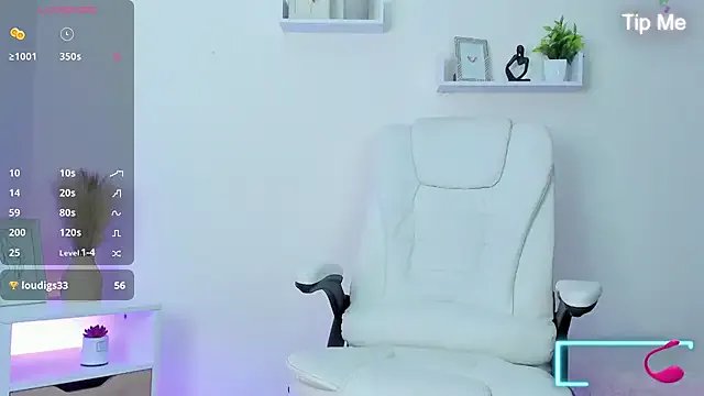 Liah__19 on StripChat