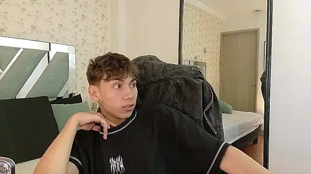 Liam_Noxx on StripChat