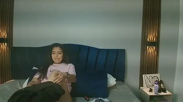 LiaMonroee_ on StripChat