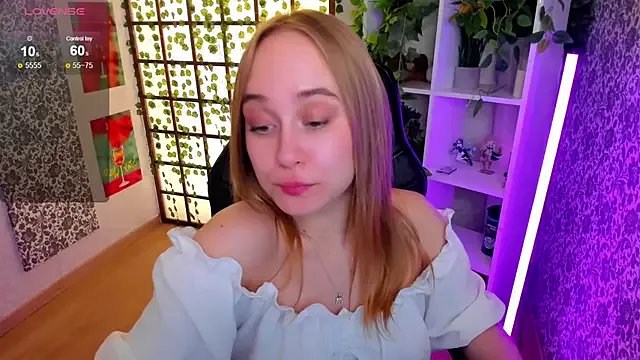 LianaBright on StripChat