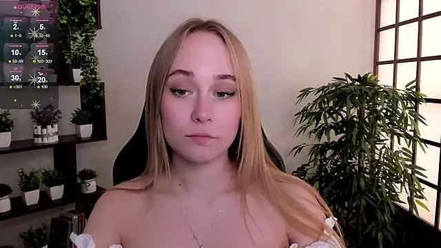 LianaBright on StripChat