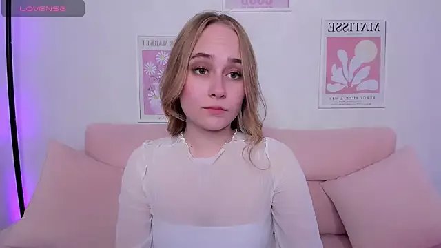 LianaBright on StripChat