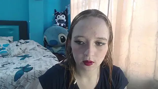 Liaroberts1 on StripChat