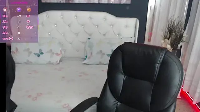 LiaVillalobos on StripChat