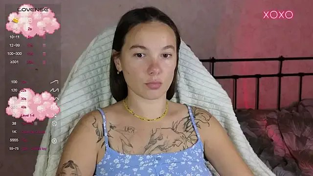 lil_luna_x on StripChat