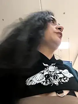 Lila_Desiree — Jogging with my tits out x30seg