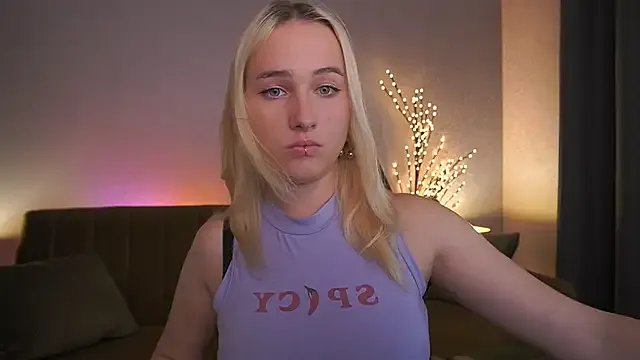 LilElfie on StripChat