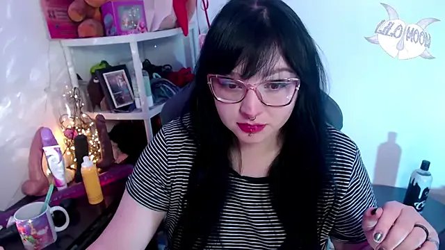 LiloMoon69 on StripChat