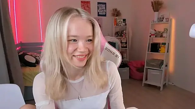Lily_Young on StripChat