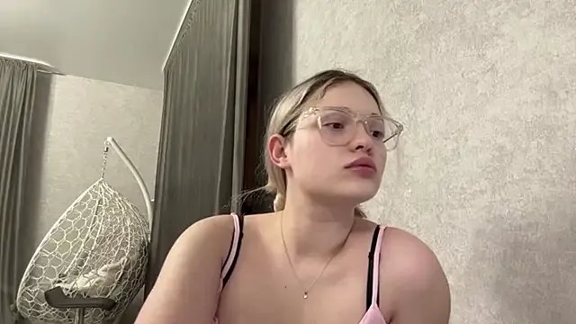 Linaceleste — Freechat on StripChat