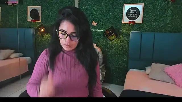 Linagh_ on StripChat