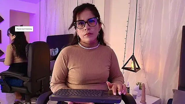 Linagh_ on StripChat