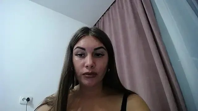 LinaSparks on StripChat