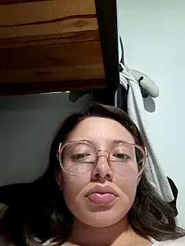 Freechat linda-schmidt on StripChat