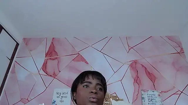 LindaBird on StripChat