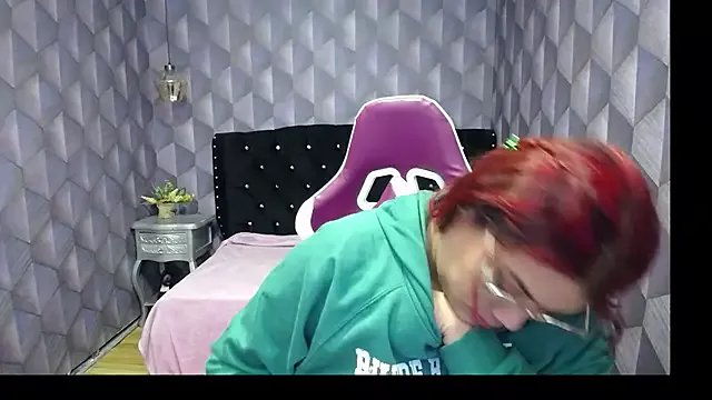 LindaBreeS on StripChat