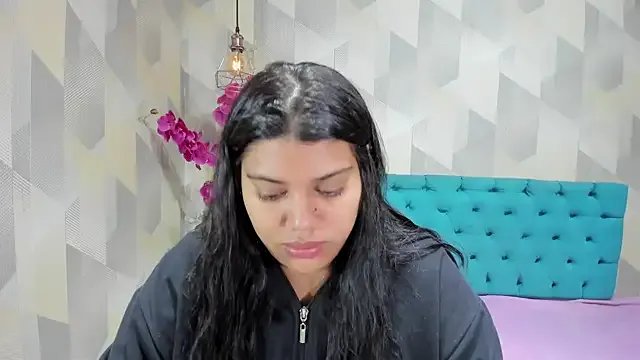 LindaBreeS on StripChat