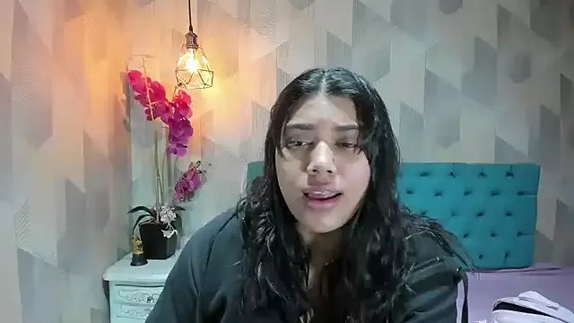 LindaBreeS on StripChat