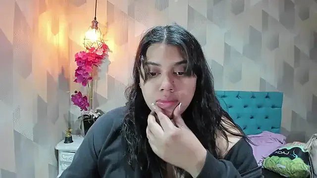 LindaBreeS on StripChat