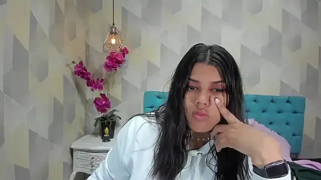 LindaBreeS on StripChat