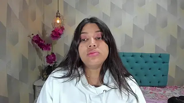 LindaBreeS on StripChat