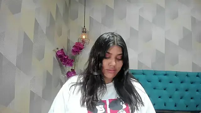 LindaBreeS on StripChat