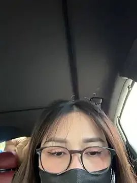 Linh_2004 on StripChat