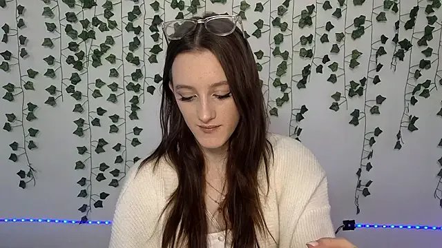 LisaBoddy — Tease with neck