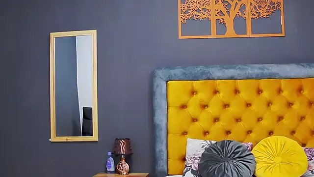 LissaAnn on StripChat