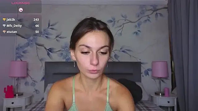 Little_mia__ on StripChat