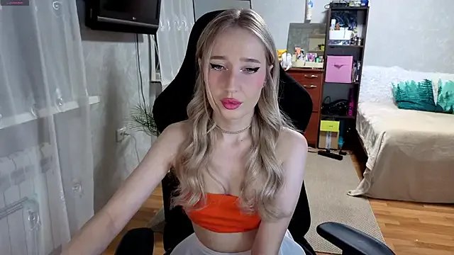 Little_Soph on StripChat