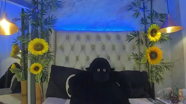 LittleeJaz on StripChat