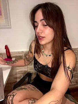 littlethyy on StripChat