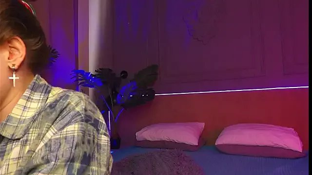 Liv_Fay on StripChat