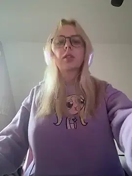 Livewithlucy on StripChat