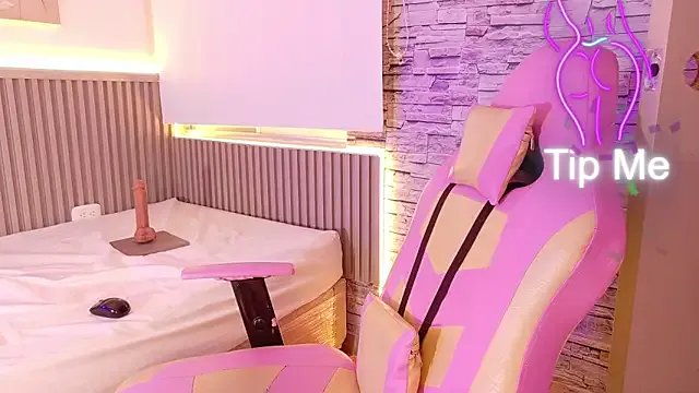 liz_monserrat_1 on StripChat