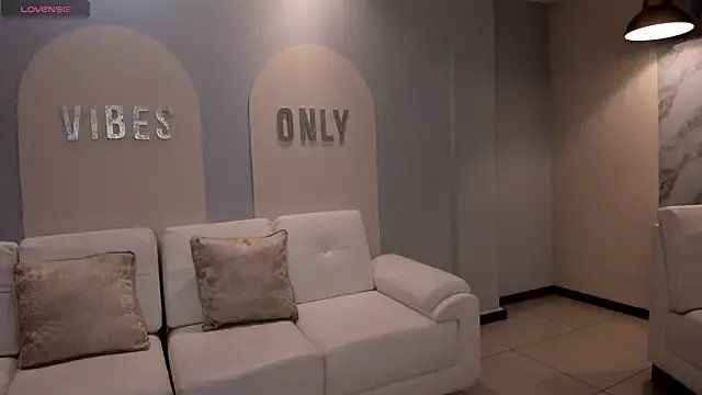 LizzHamilton__ on StripChat