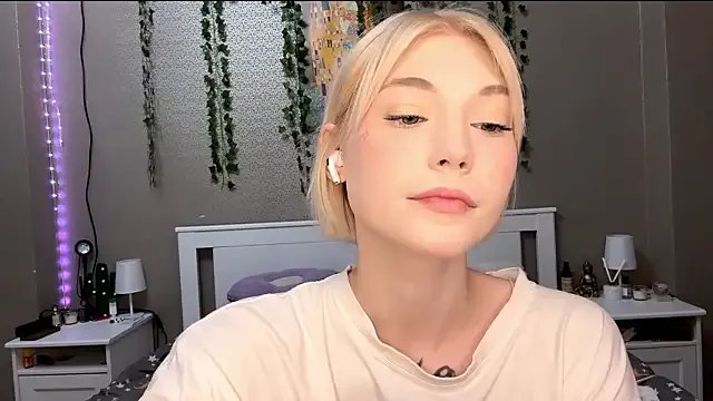 LlsabethHaze — show my outfit today ^_^