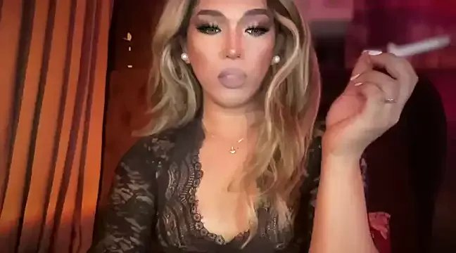 Lo_la_69 on StripChat