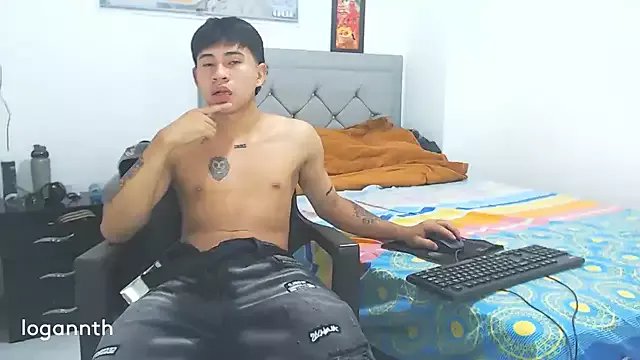 logannth on StripChat