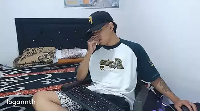 logannth on StripChat
