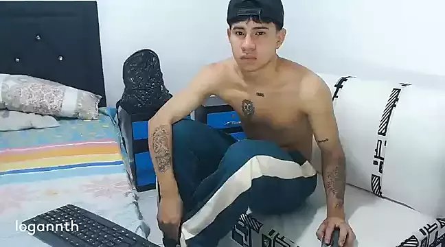 logannth on StripChat