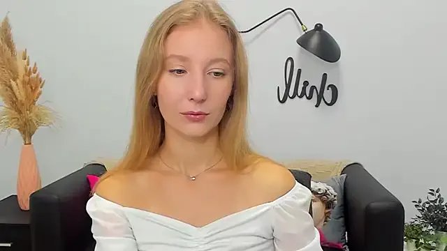 LolaWilsons on StripChat
