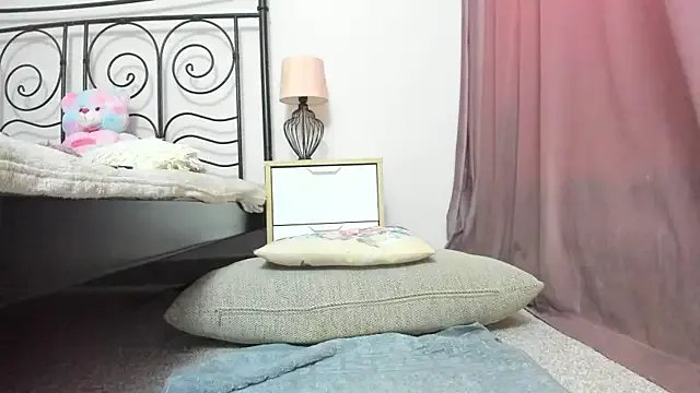 LollaVibes on StripChat