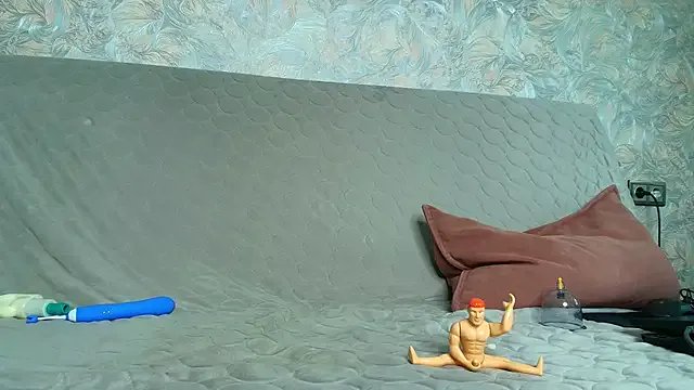 LonelyFlower on StripChat