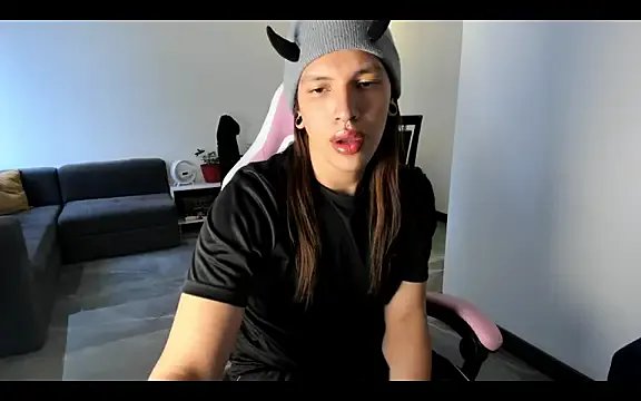 Loona_s on StripChat