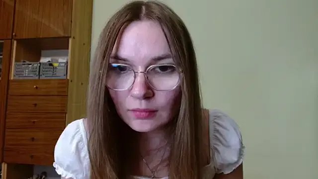 LooveELLYx on StripChat