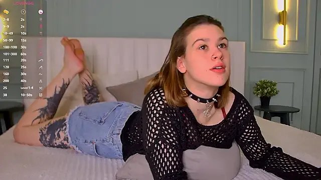 LoraPuffs — massage my sweet ass close to cam