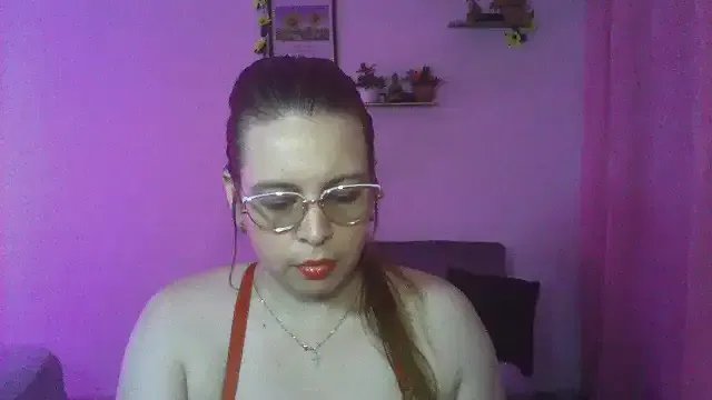 Freechat lorenita_88 on StripChat