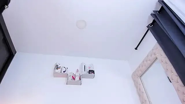 lorennahernandez01 on StripChat